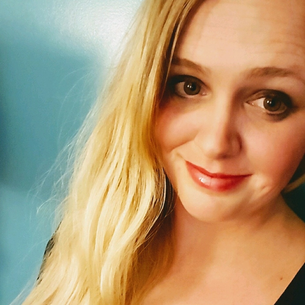 Meet your Posher, Crystal